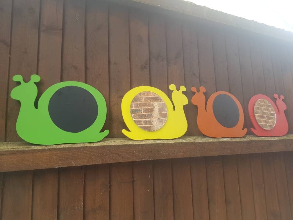 SET OF 2 X MIRROR AND 2 X CHALKBOARD SNAILS (30CMs)