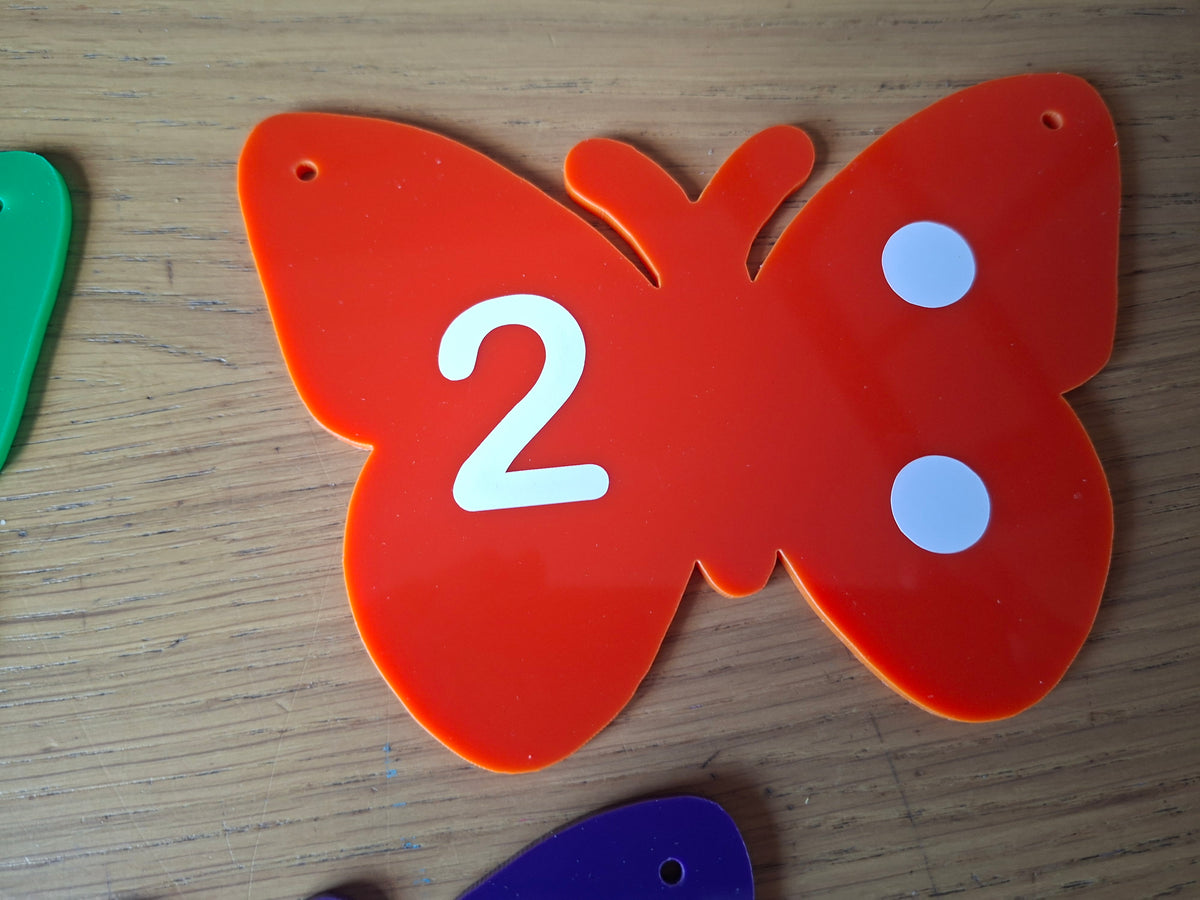 SET OF 5 OR 10 COUNTING BUTTERFLIES, ACRYLIC, 12X15CM