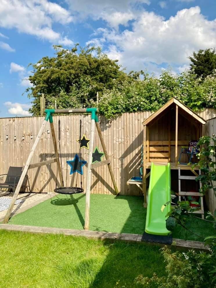 SET OF 3 STAR SHAPED GARDEN CHALKBOARDS (55CM, 45CM, 35CM)