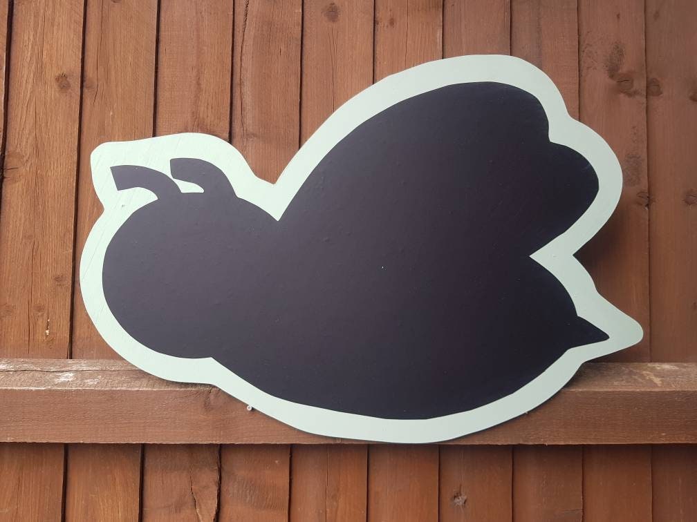 BUMBLE BEE SHAPED ACRYLIC GARDEN CHALKBOARD (60CM)
