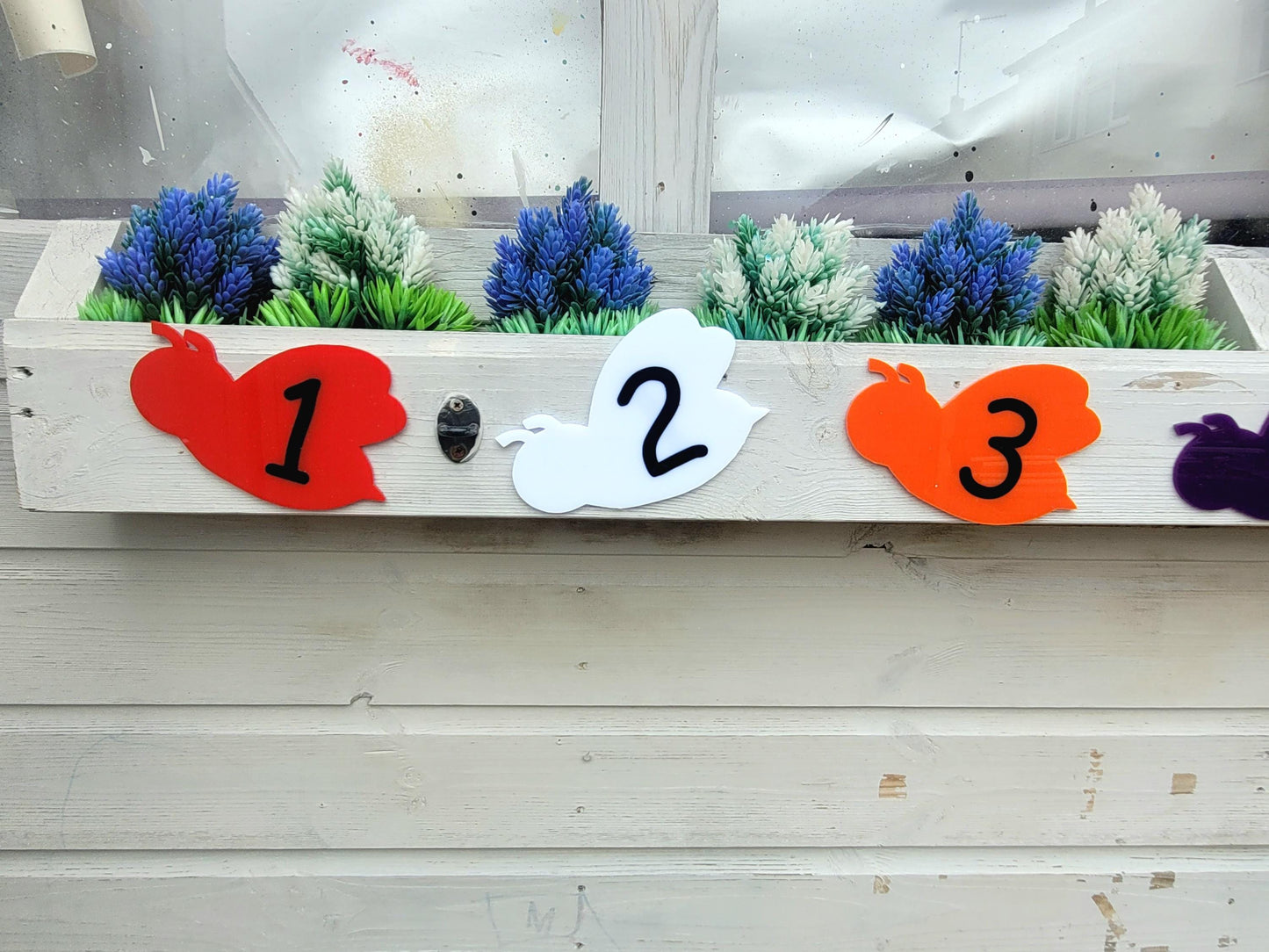 BUMBLE BEE ACRYLIC NUMBER LINE (SET OF 5,10,20)
