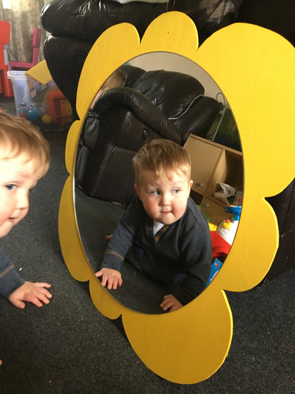 56CM ACRYLIC FLOWER MIRROR (8 PETAL)