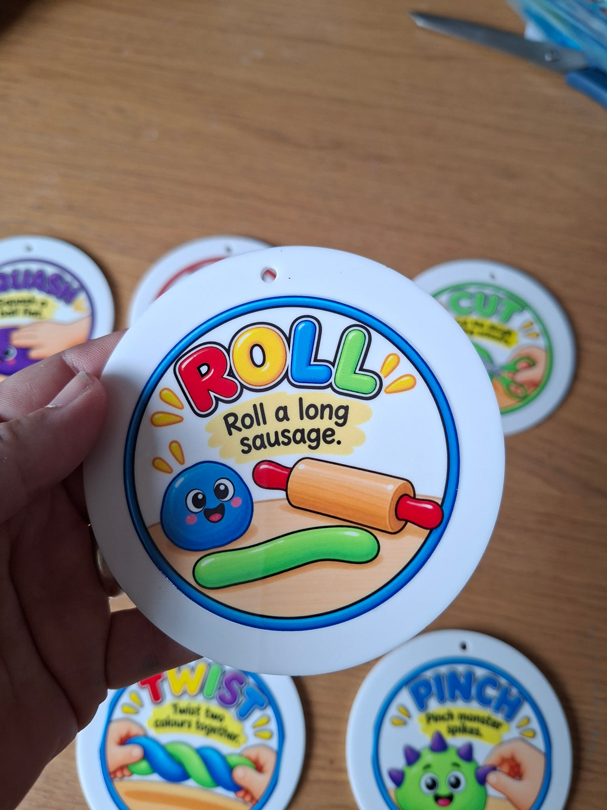 SET OF 8 PLAY DOUGH PROMPT FLASHCARDS ACRYLIC (10CM)